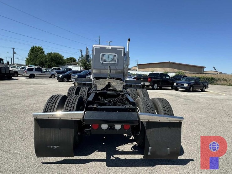 2013-kenworth-t800-image-5