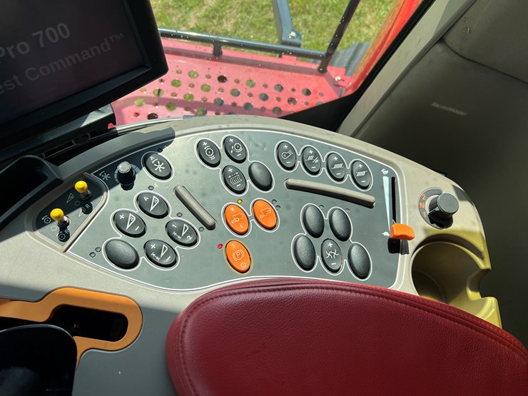 2023-case-ih-8250-image-19