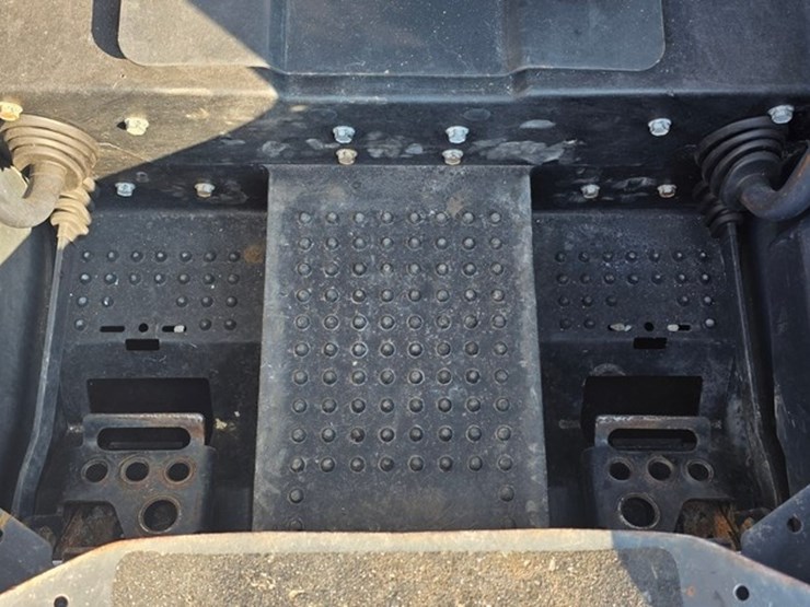 2019-bobcat-s595-image-42