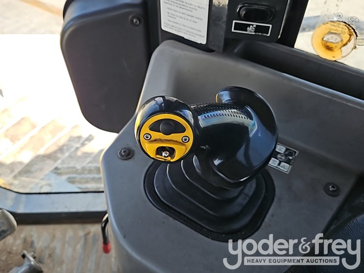 2022-komatsu-d51pxi-24-image-31