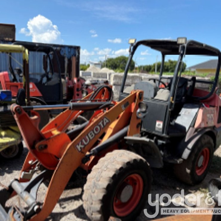 2016 KUBOTA R530