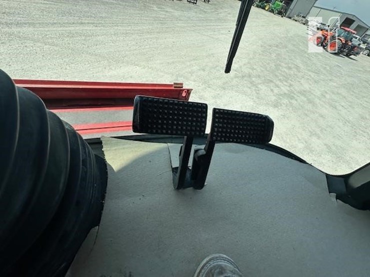 2012-case-ih-7230-image-28