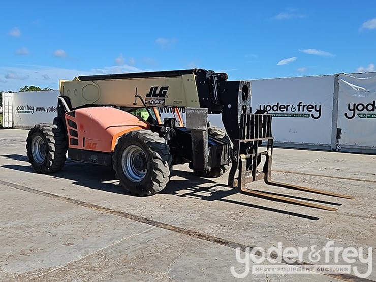 2018-jlg-1055-image-6