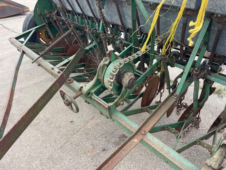 john-deere-b-image-10
