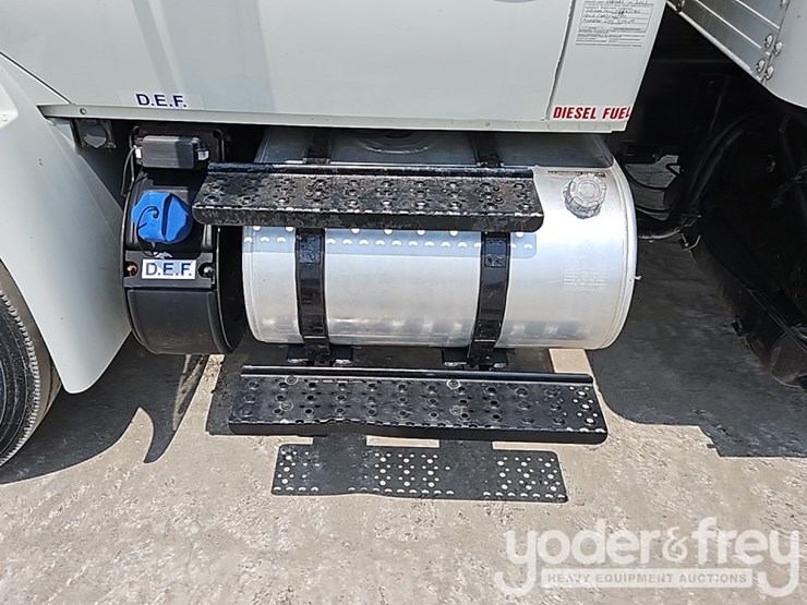 2017-international-durastar-4300-image-9