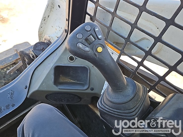 2017-bobcat-t590-image-25