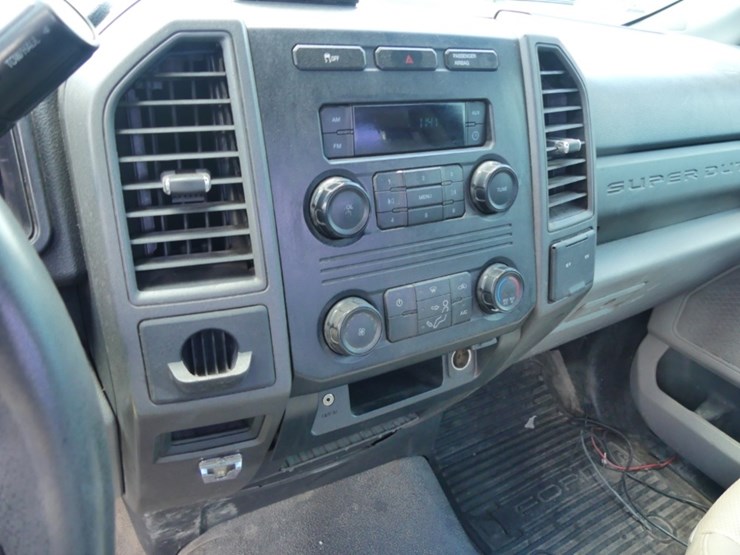2019-ford-f150-xl-image-14