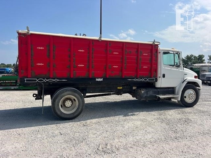 2003-freightliner-fl70-image-8