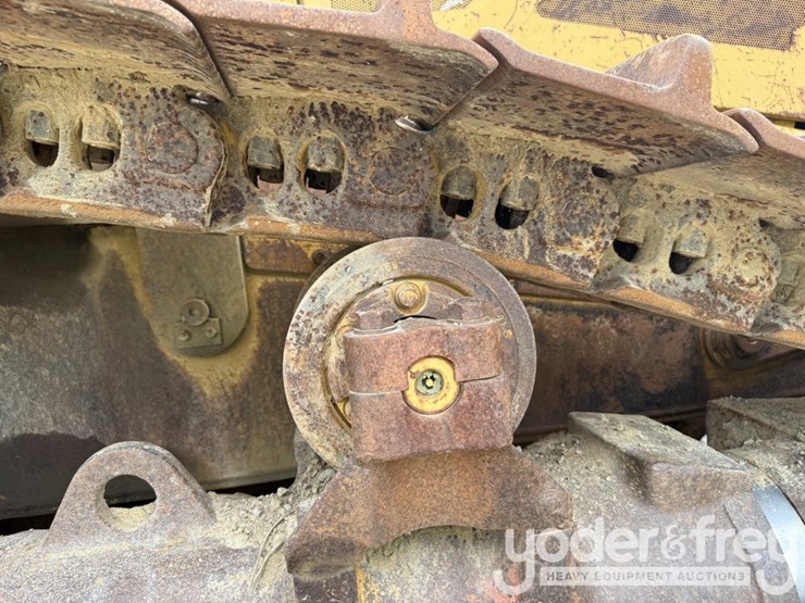 2005-caterpillar-d8t-image-34
