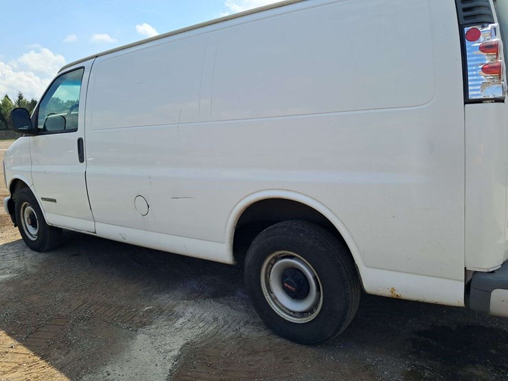 2001-gmc-savana-express-van-image-5