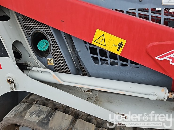 2021-takeuchi-tl8r2-image-12