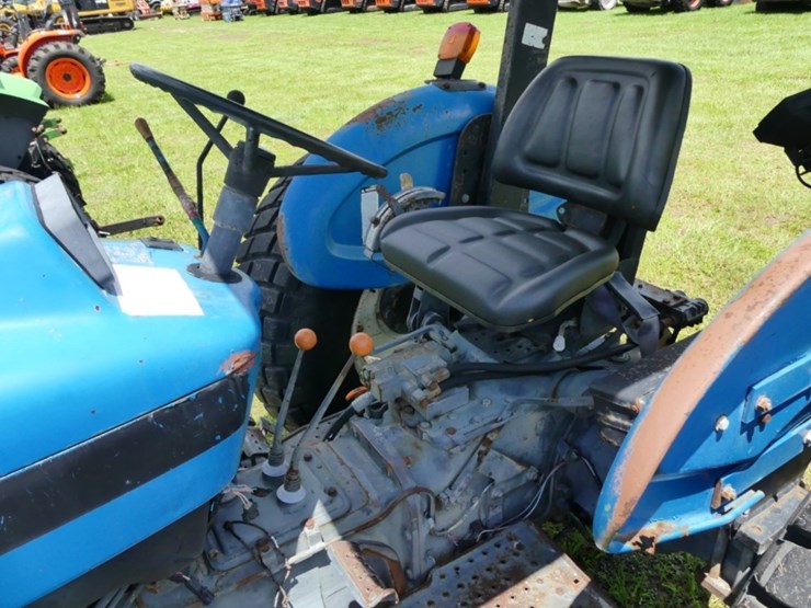 new-holland-3930-image-11