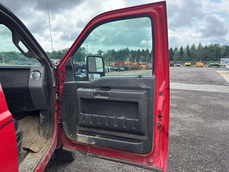 2011-ford-f350-image-22