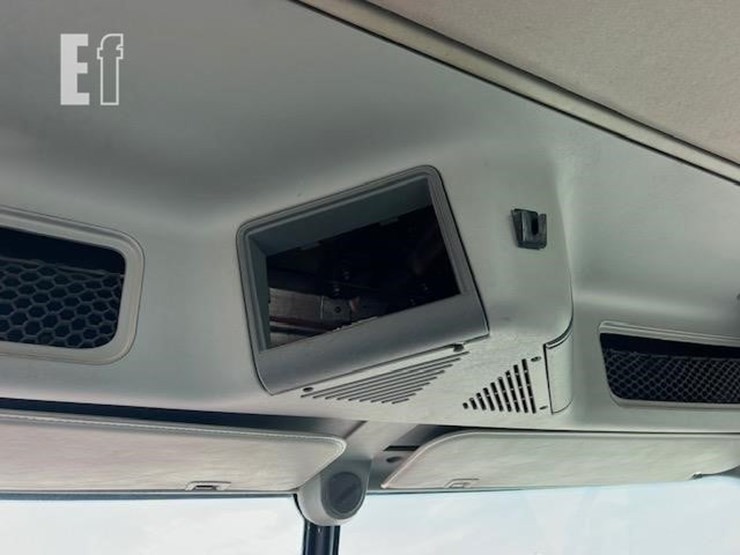 2006-freightliner-columbia-120-image-56