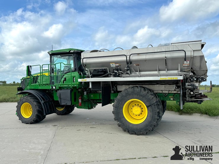 2022-john-deere-800r-image-8