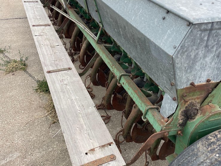 john-deere-b-image-5