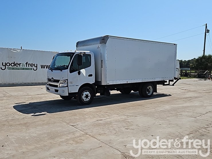 2019-hino-195-image-2