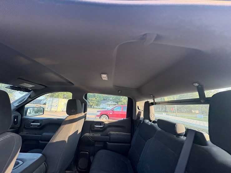 2020-chevrolet-silverado-1500-image-33
