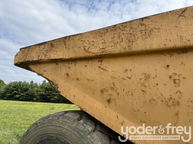 2005-jcb-718-image-19