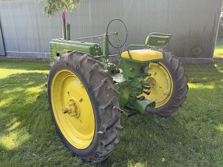 john-deere-b-image-4