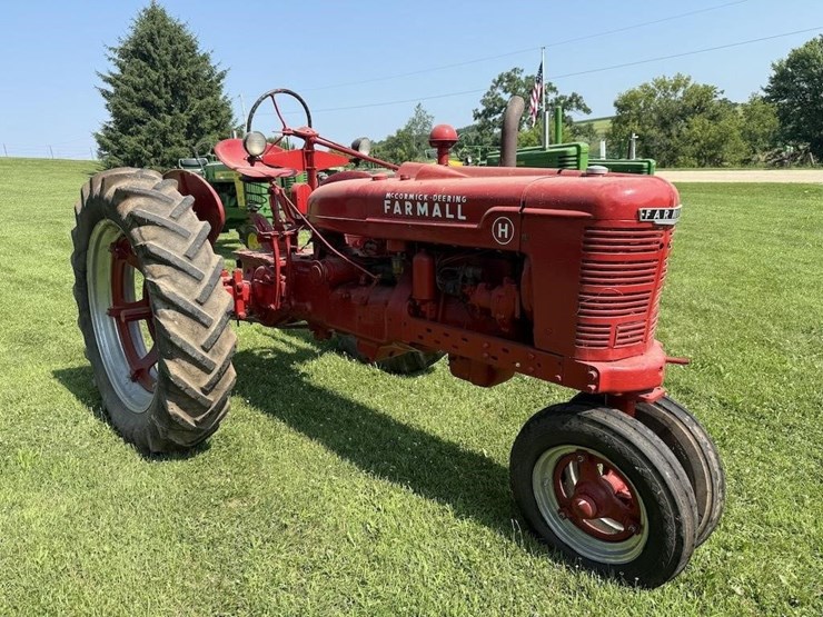 farmall-h-tractor-image-3