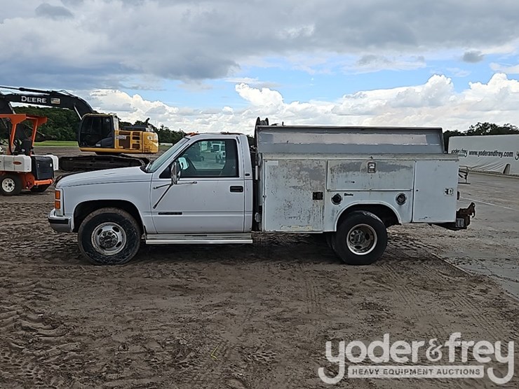 1997-gmc-3500-image-2
