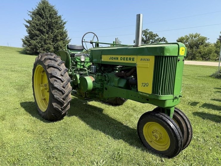 john-deere-720-image-3