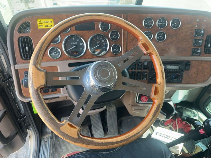 2006-peterbilt-378-image-42