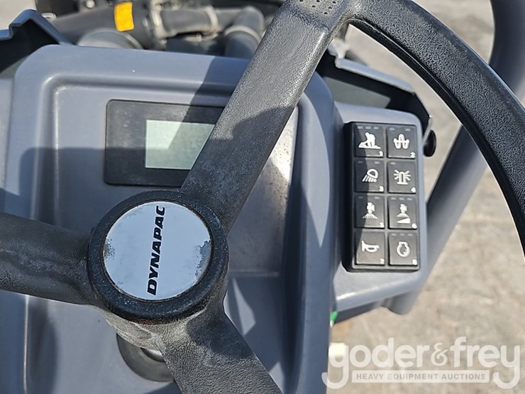 2018-dynapac-cc1200-image-23