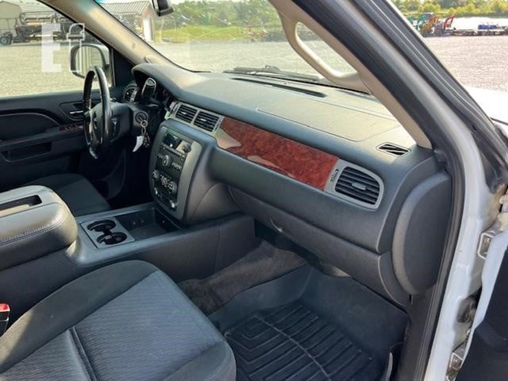 2011-gmc-yukon-xl-image-15