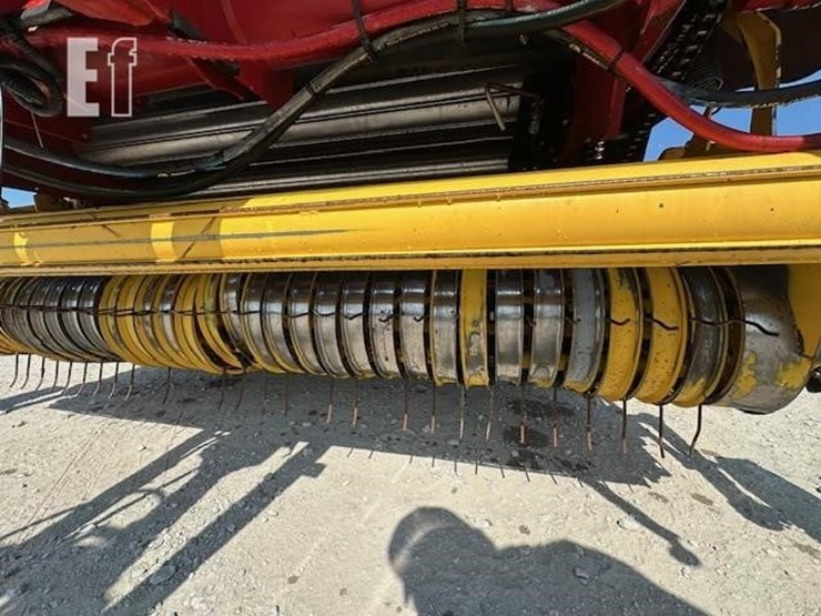 new-holland-roll-belt-560-image-12