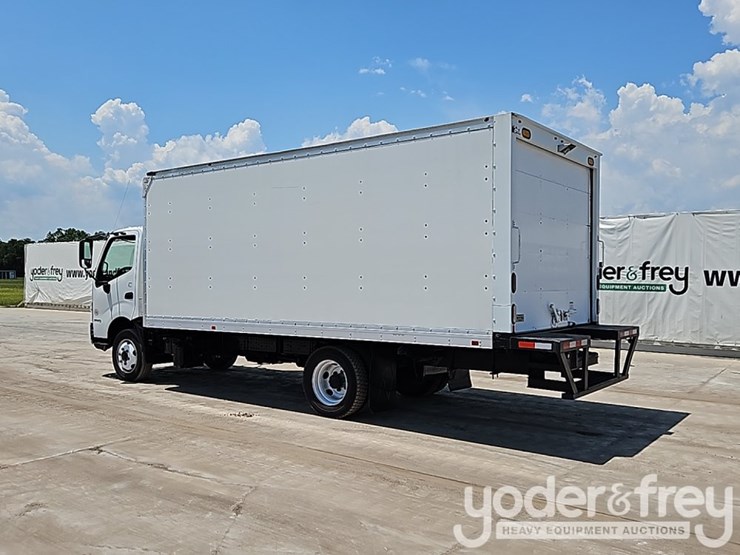 2019-hino-195-image-4