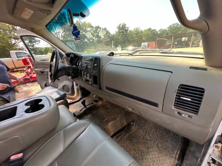 2009-chevrolet-2500-image-24
