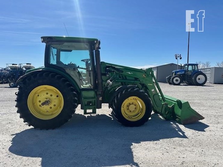 2014-john-deere-6125r-image-8