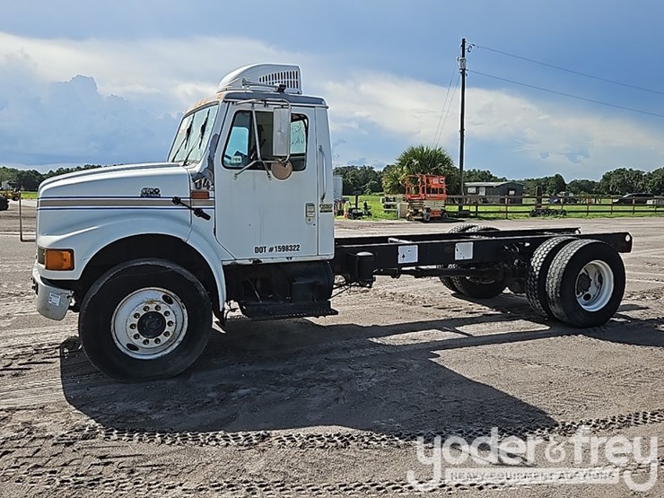 2002-international-4700-image-1
