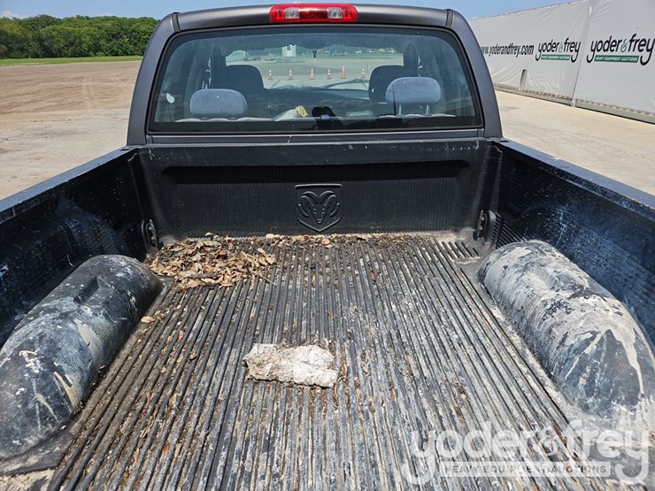 2004-dodge-ram-1500-image-16