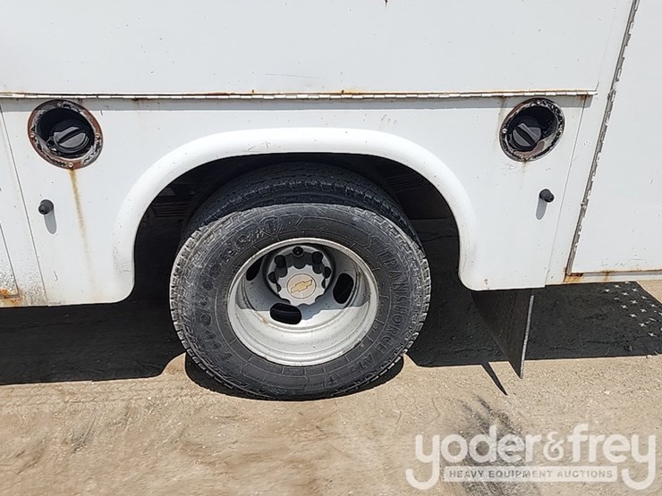 2007-chevrolet-3500-image-11