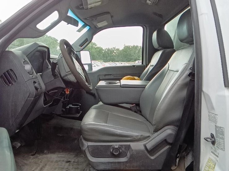 2013-ford-f550-image-6