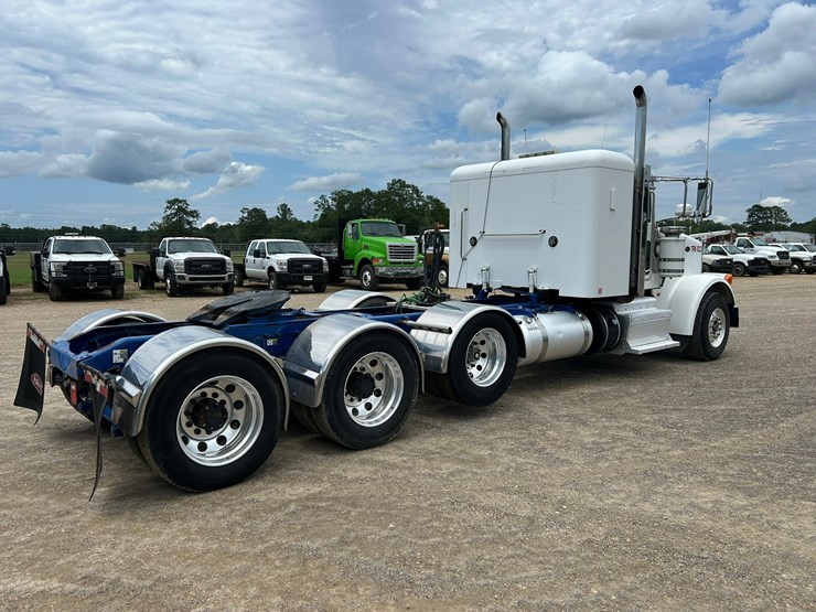 2013-peterbilt-367-image-5