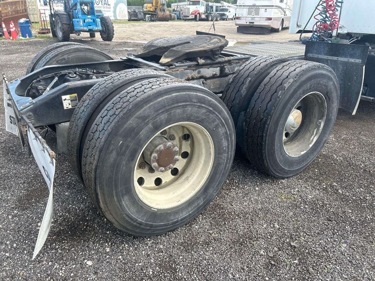2012-peterbilt-382-image-24