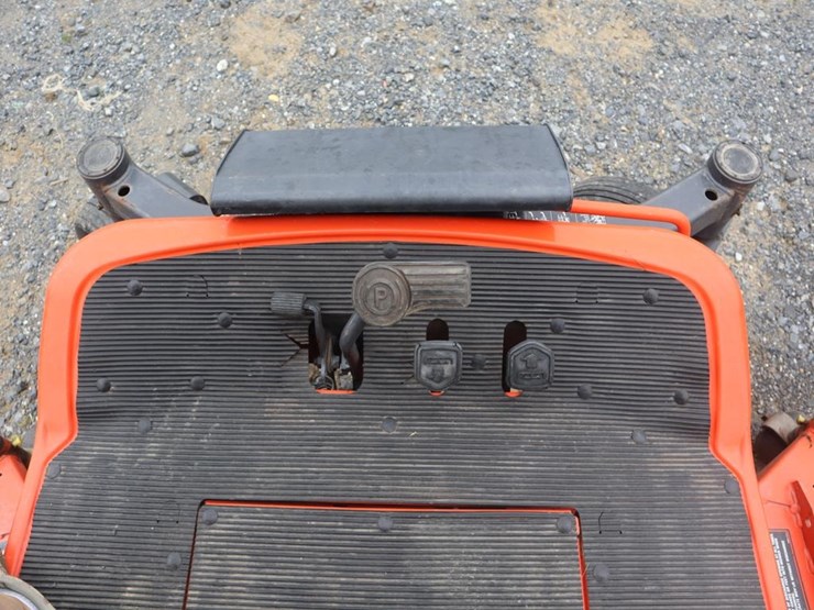 kubota-zd326-image-15