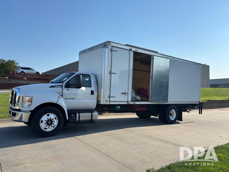2023-ford-f650-image-2