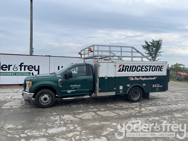 2017-ford-f350-sd-image-2