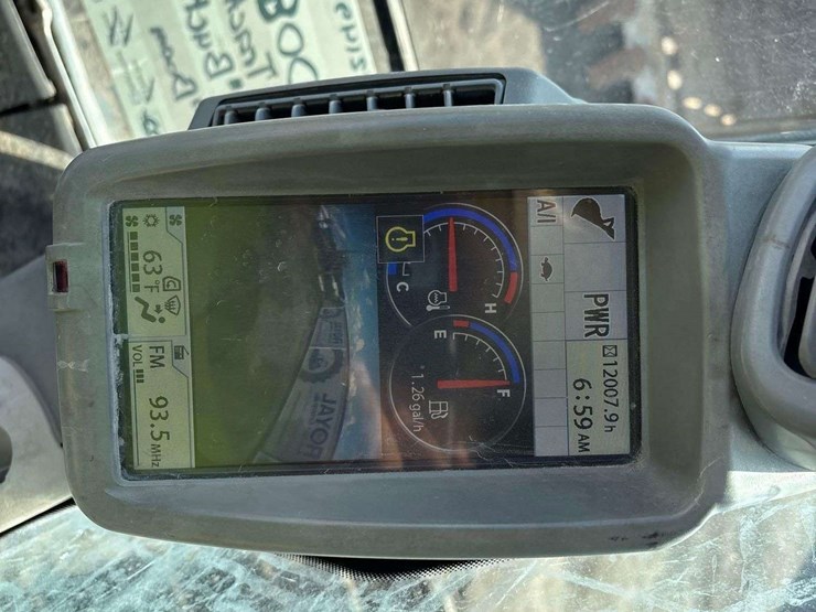 2013-deere-350g-lc-image-28