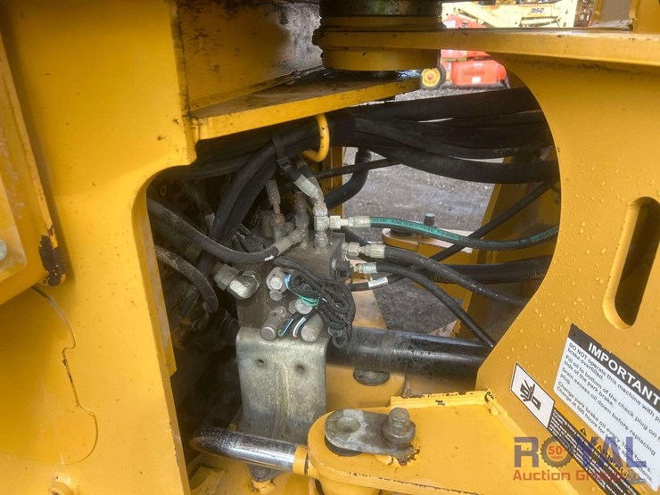 2015-deere-544k-image-13