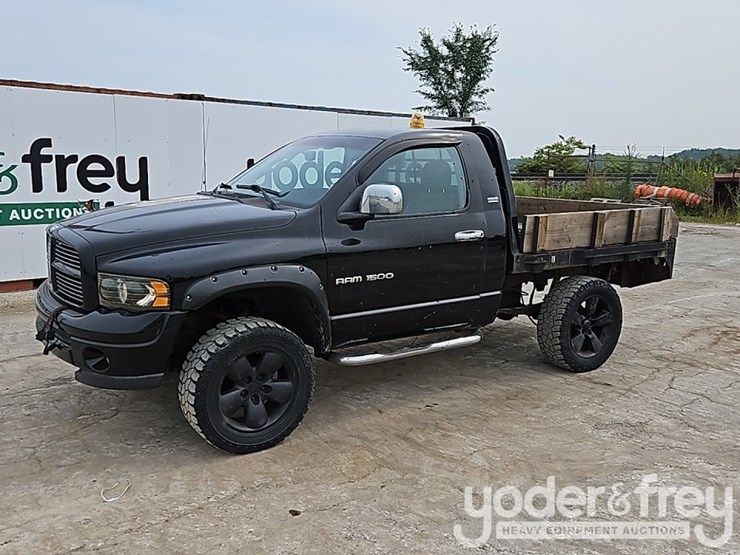 2002-dodge-1500-image-1