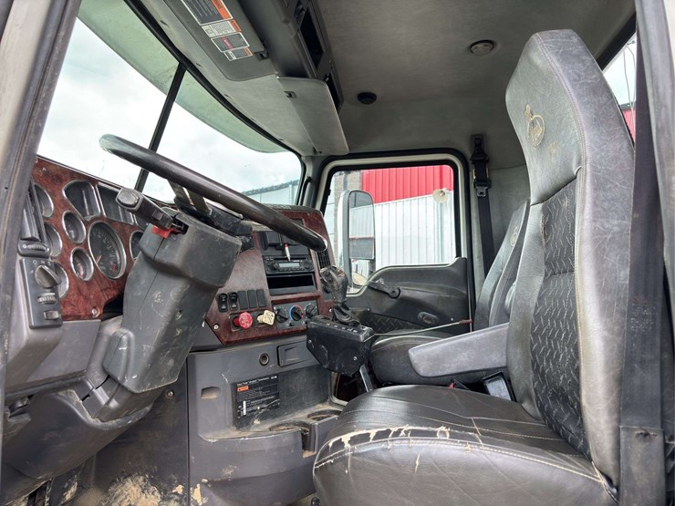 2009-mack-cxu-(pinnacle)-flatbed-truck-image-21