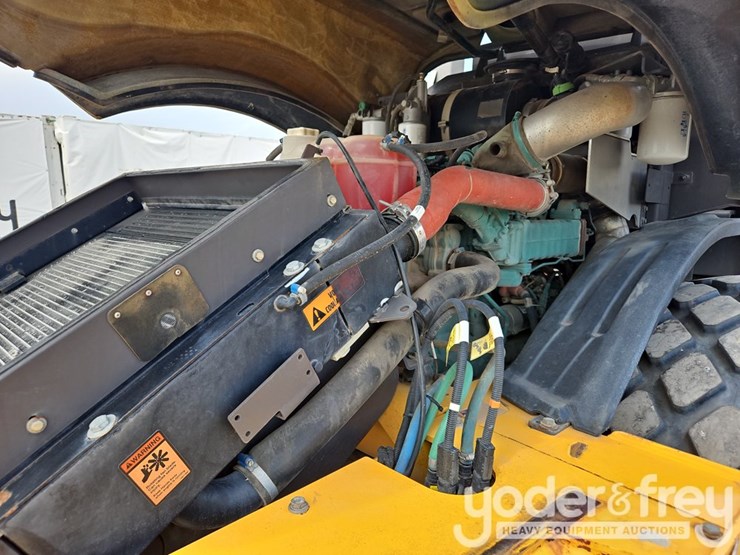 2016-volvo-sd115b-image-21