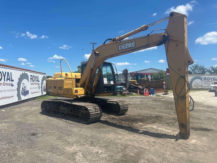2006-deere-120c-image-43