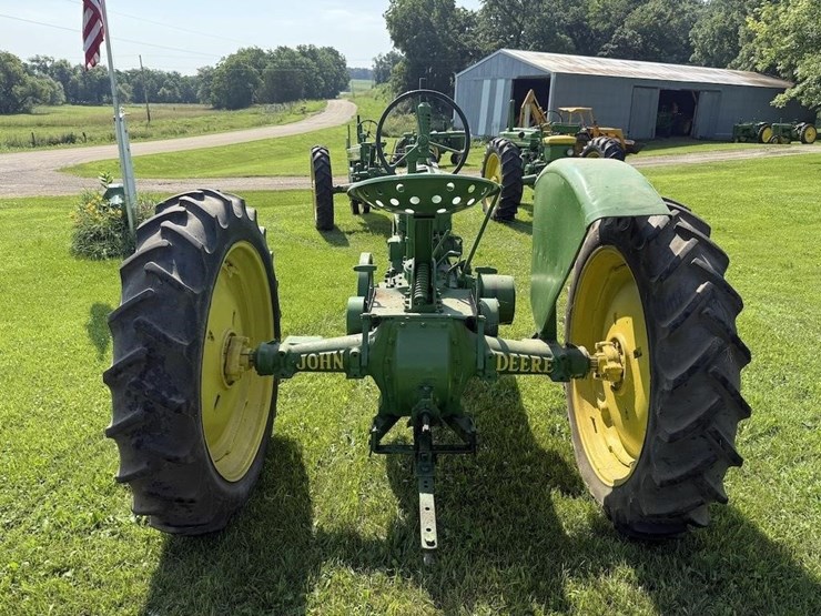 john-deere-b-image-4